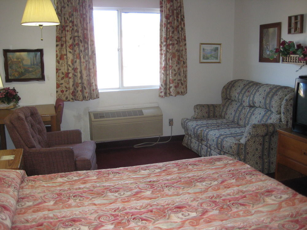Lake Tree Inn & Suites マリオン エクステリア 写真
