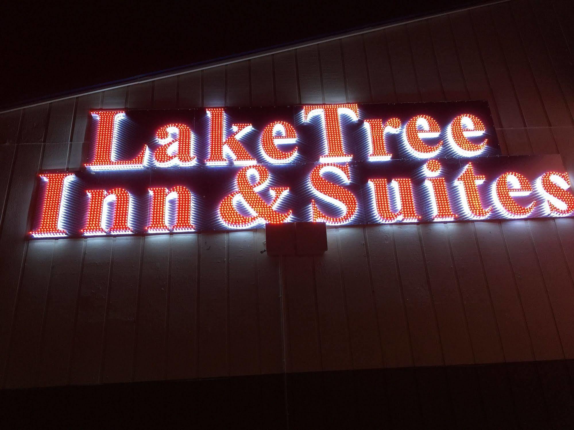 Lake Tree Inn & Suites マリオン エクステリア 写真